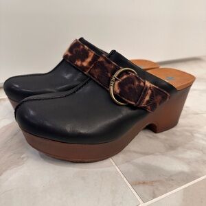 Stylish Black Leather Clogs with Leopard Strap